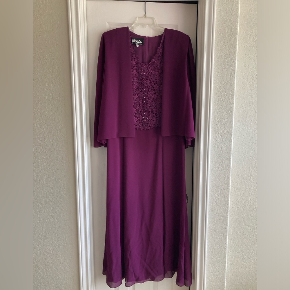 Ursula of Switzerland gown size 14W